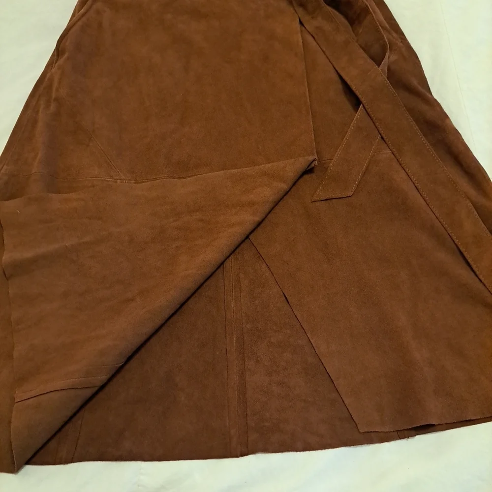 White House Black Market Skirt Suede A Line Wrap Brown Size 0 EUC - Picture 4 of 9